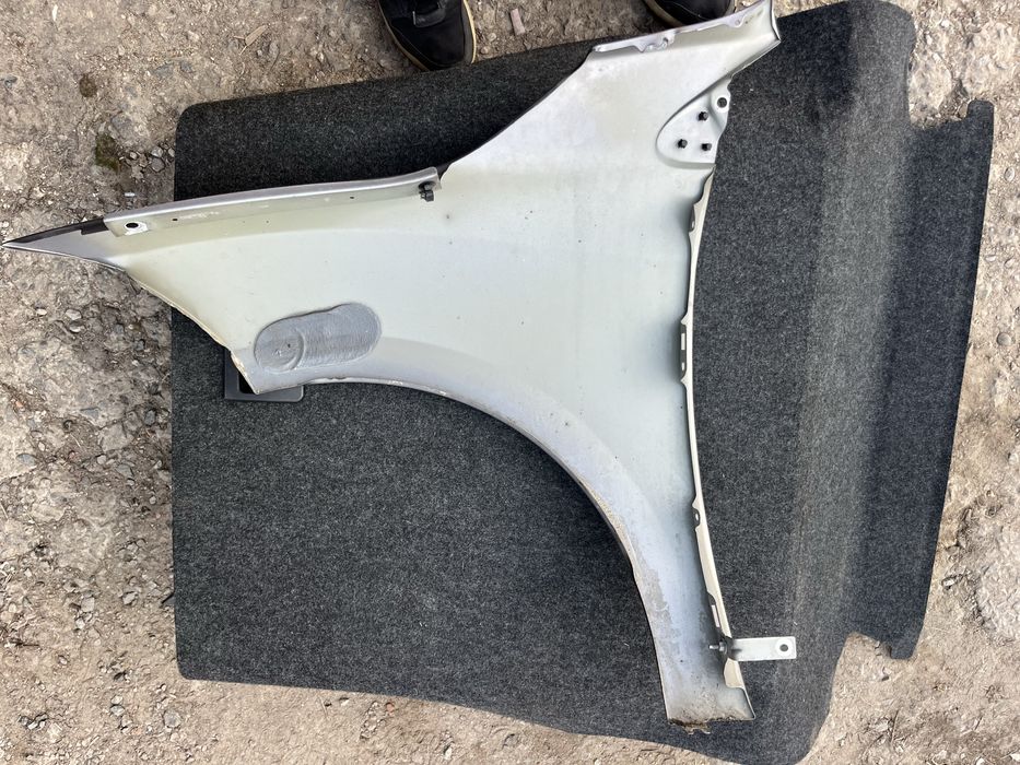 Праве крило Меган 3