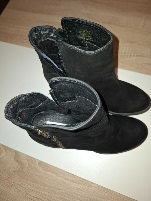 Bota senhora pretas novas