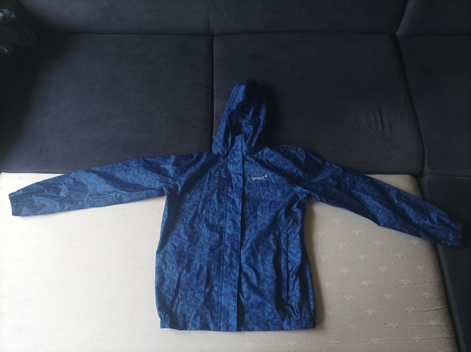 Kurtka przeciwdeszczowa 146-152 cm