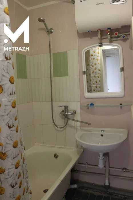 Продам 1- комнатную квартиру 7/10, Алексеевка , Ахсарова 18 ( 89073)