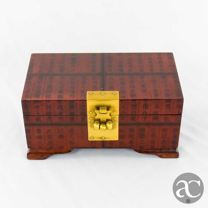 Caixa / Guarda-joias com carateres chineses, madeira e metal dourado