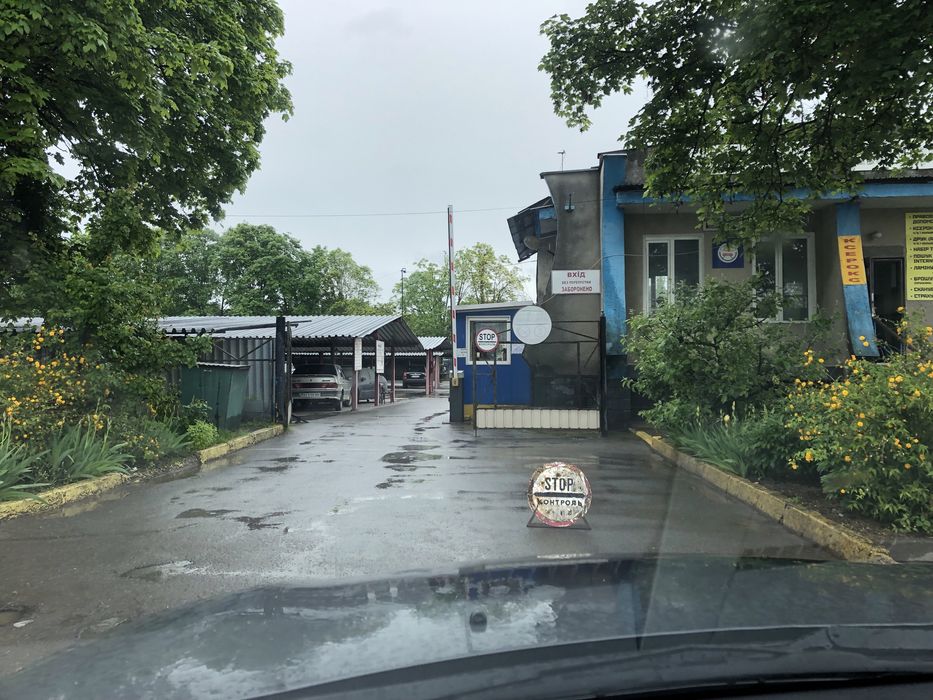 Місце на критій стоянці