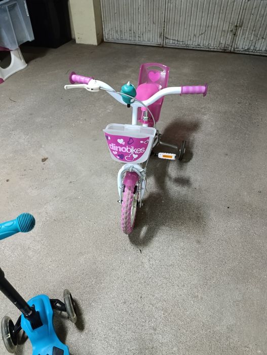 Vendo bicicleta de menina + trotinete