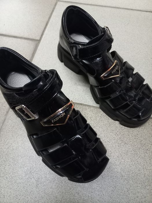 Босоніжки для дівчинки 34р