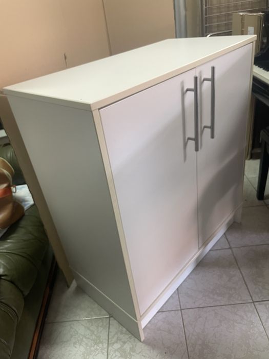 Armário de Cozinha branco, com duas prateleiras. Alt. 95cmxLarg. 85cmxProf. 43m