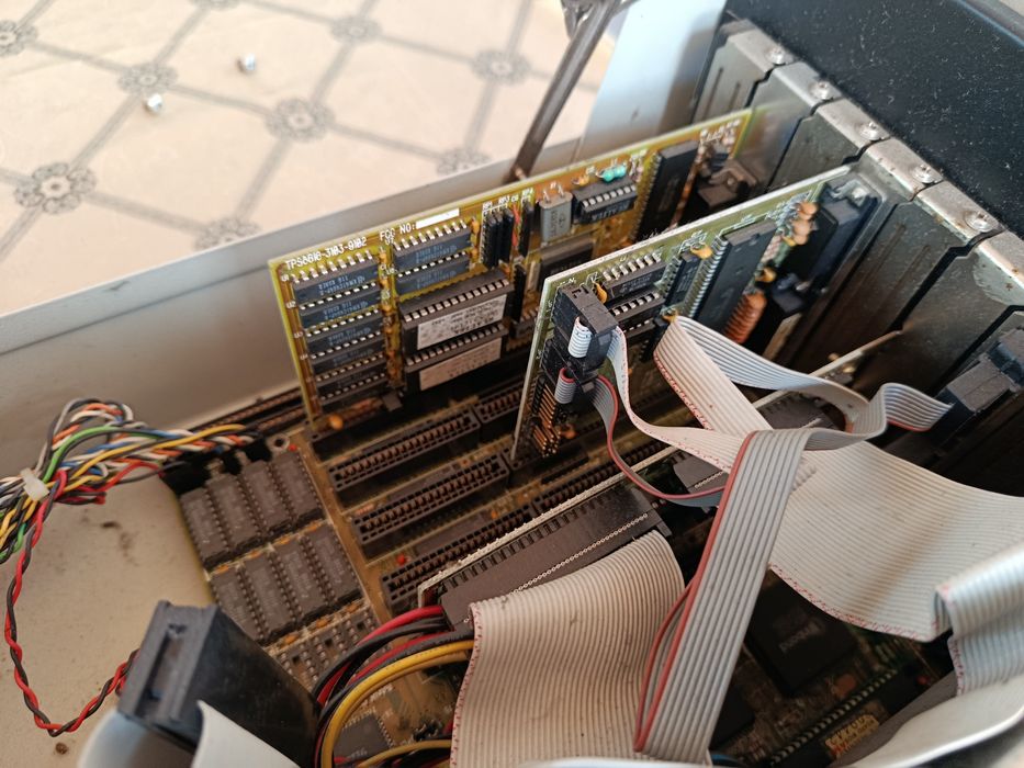 Ретро комп'ютер IBM 286