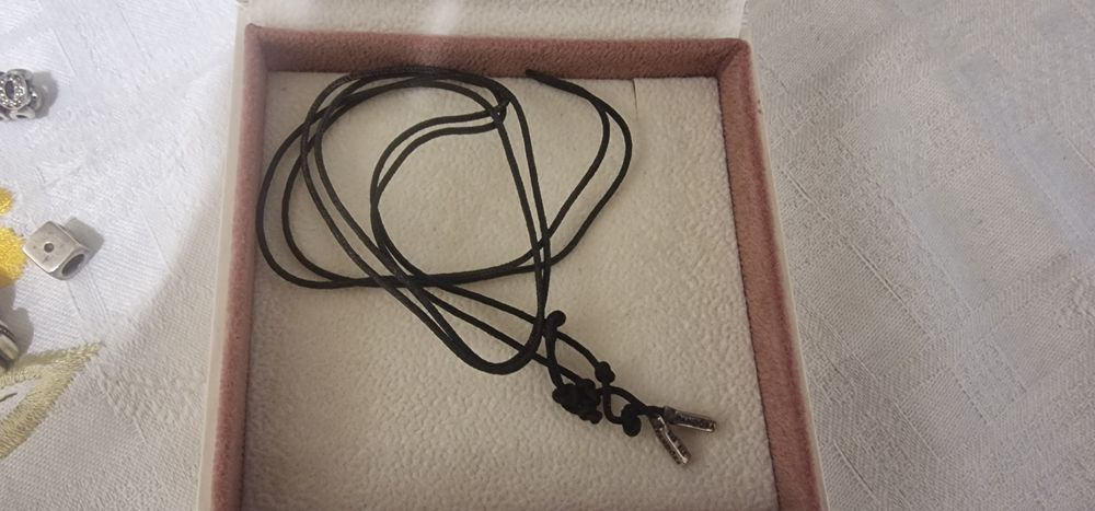 Fio Pandora em Pele e Prata