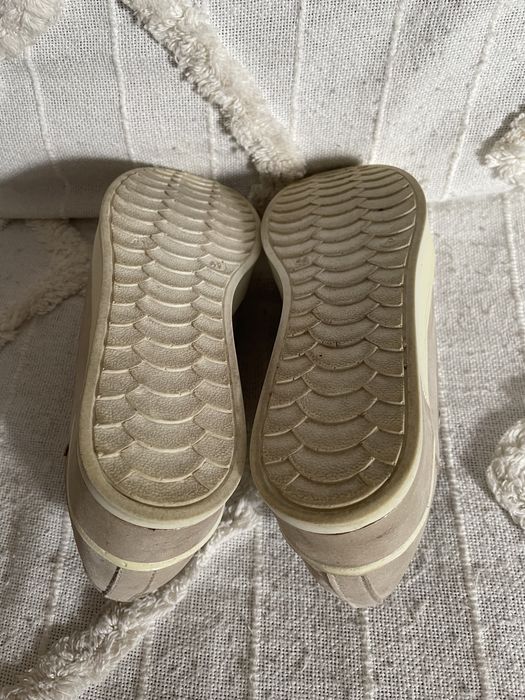 Piękne skórzane buty Venezia 41; wiosna lato; modny beż stan doskonały