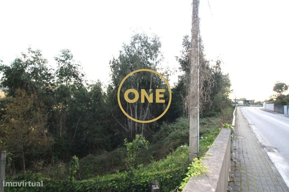 Terreno de construção com 4000m2 em Ruílhe para venda