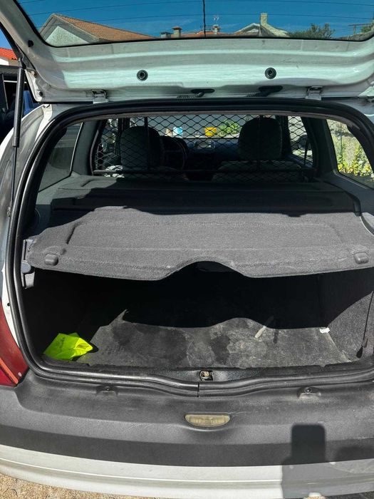 Renault Clio II 1.5 dCi Comercial (2002) – Muito Estimado & Económico