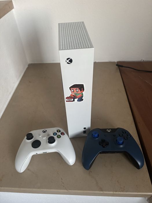 Vendo xbox s semi novo