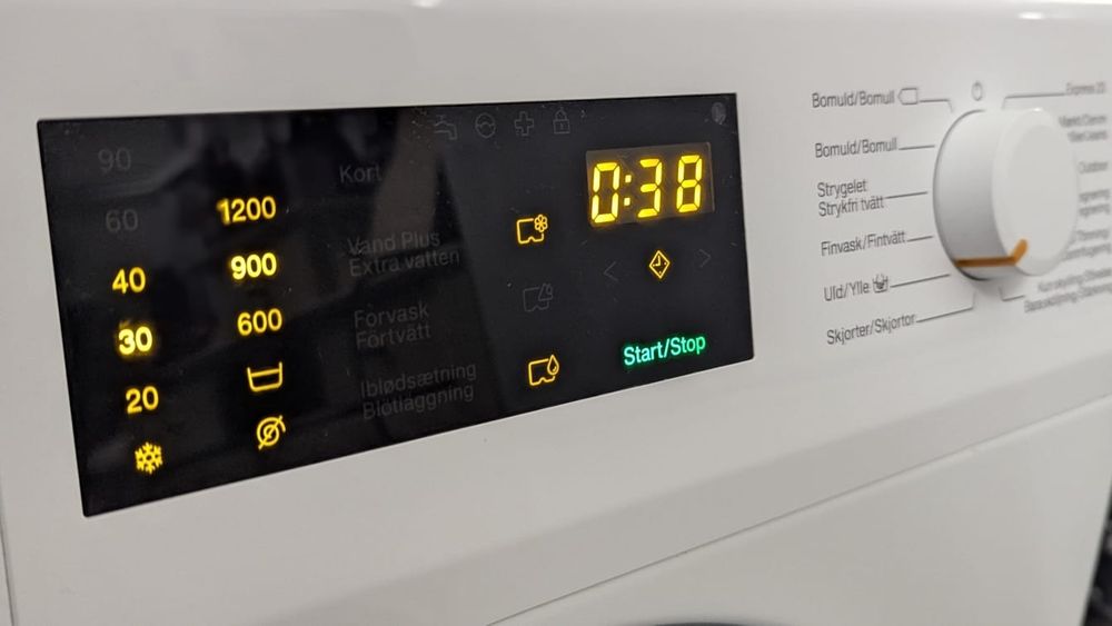 Преміум пральна машина Miele wdb030