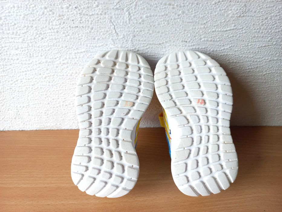 Класні кросівки Adidas 20 р. устілка 12,5 см.