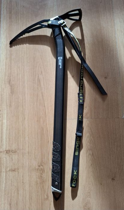 Czekan turystycznyń Wizard 55cm Singing Rock