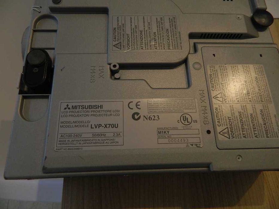Projektor Mitsubishi X70U