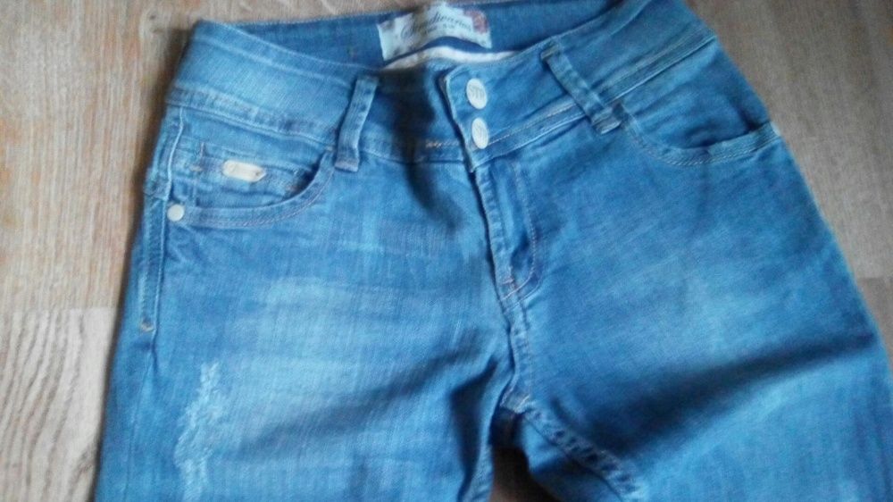 "Stradivarius", damskie spodnie jeans, rozm.34
