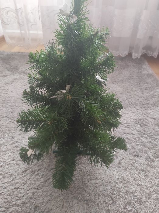 Ялинка та іграшки