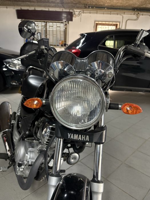 Mota Yamaha YBR 125 costum