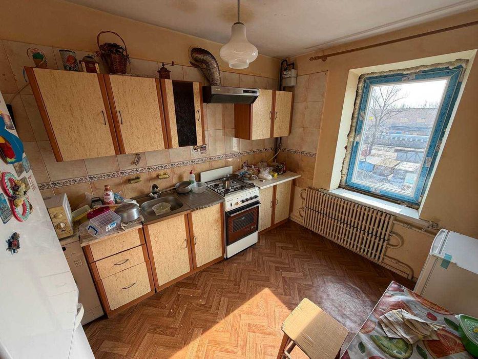 Чотирикімнатна квартира! Роздільне планування, низька ціна!