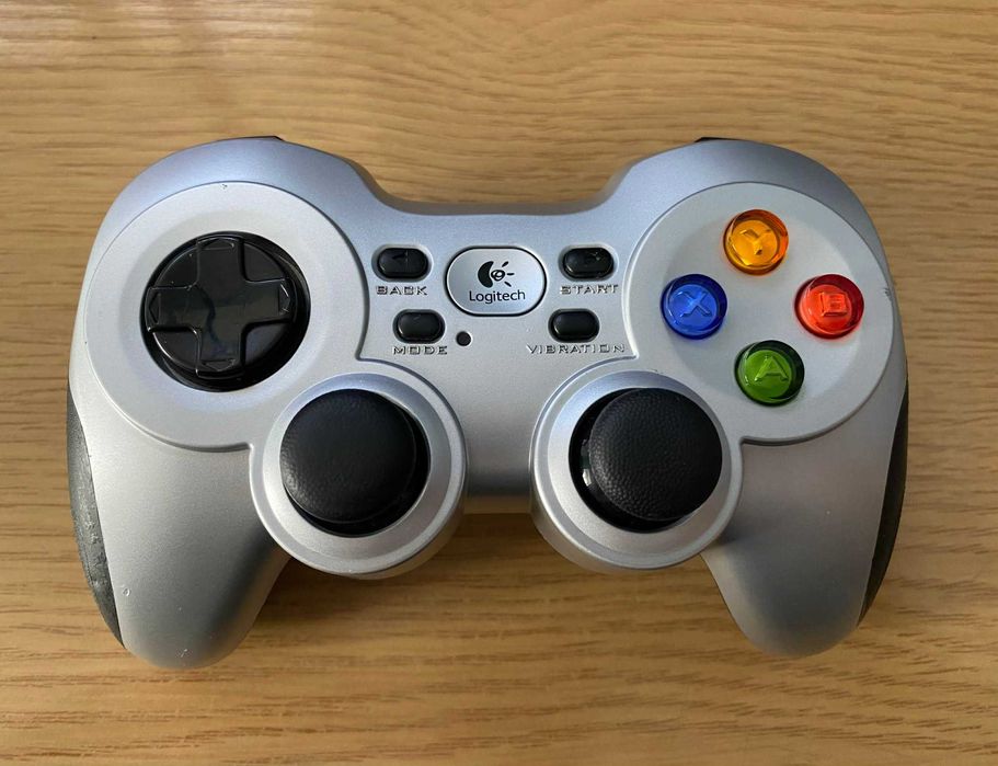 [USZKODZONY] Pad Logitech F710