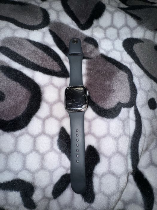 Продам apple watch se
