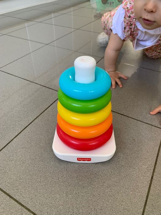 Pirâmide de aneis para brincar Fisher Price