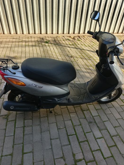 Продам скутер Ямаха 36 на регистрации.