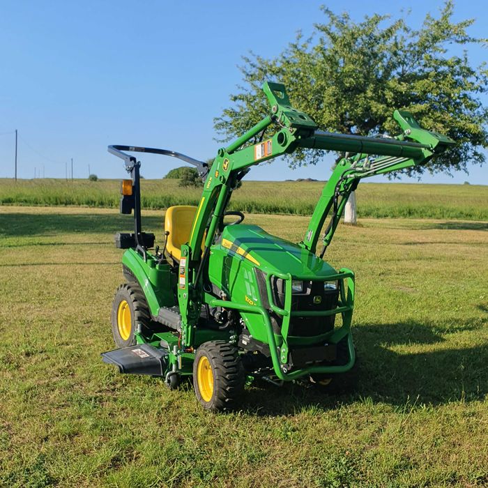 traktor John Deere 1023e