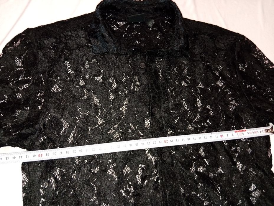 Черная гипюровая рубашка ASOS, акцентный крой и фактура