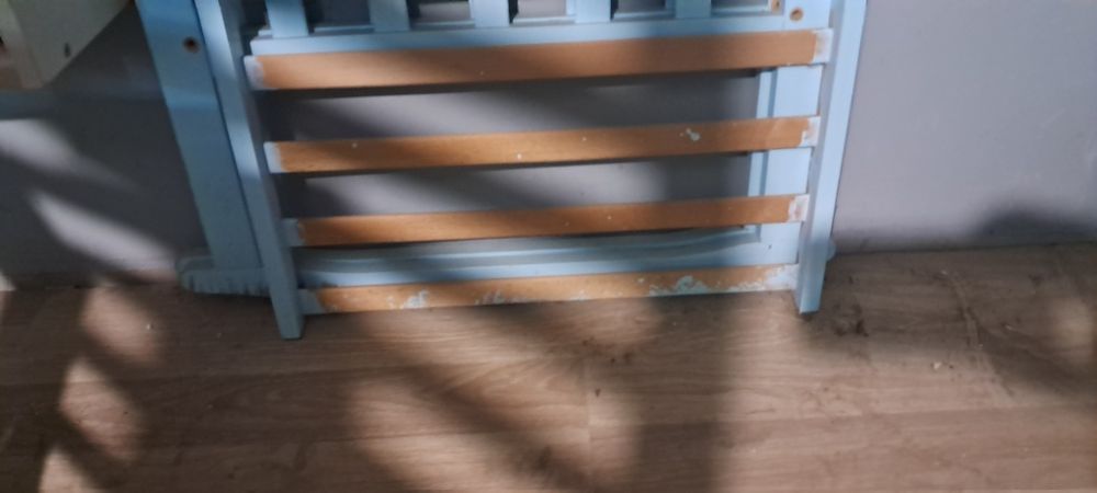Продам детскую кровать с матрасом