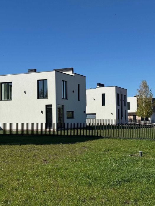 Продаж будинку на Дендропарку