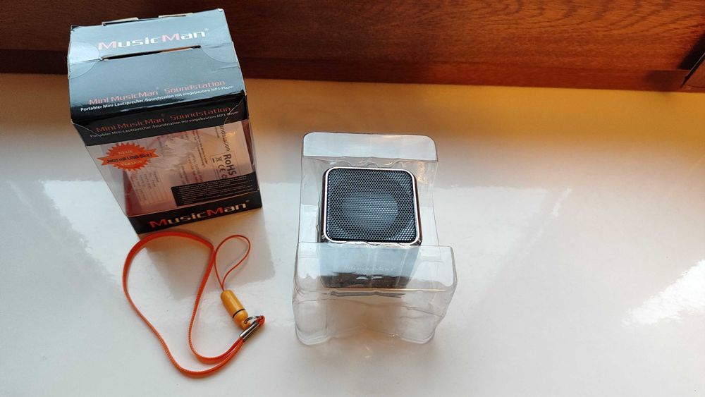 Przenośny mini-głośnik