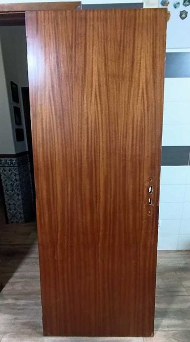 Porta direita interior mogno clássica 198x75