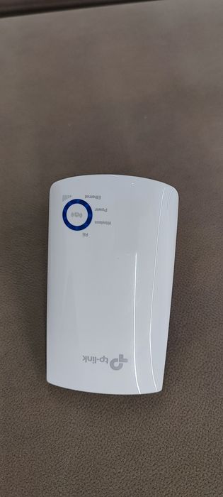 WiFi range extender.