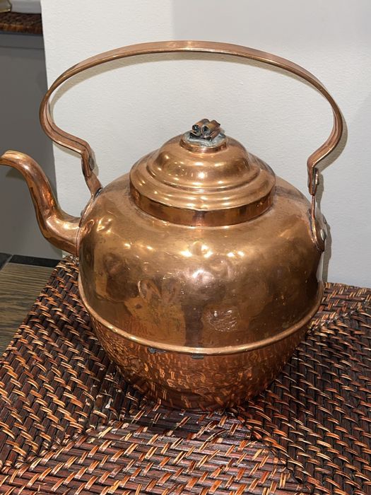 Старий мідний чайник на 4 л