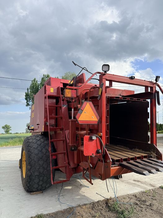 Prasa New holland BB980 z wózkiem duża kostka