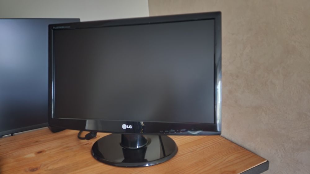 Монітор LG Flatron w2243s