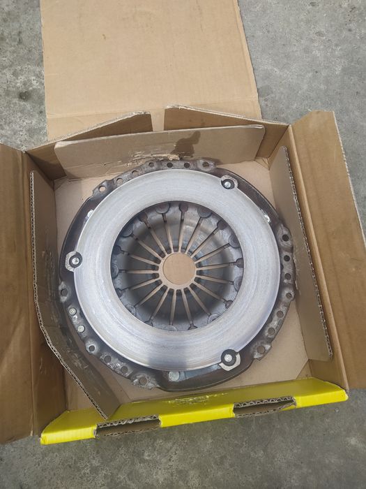 Продам корзину сцепления Skoda 1.6 tdi