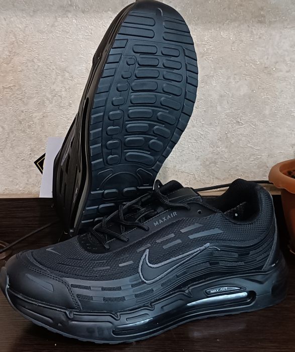 Зимні кросівки Nike Air Max TI™
 Розміри: 41–45