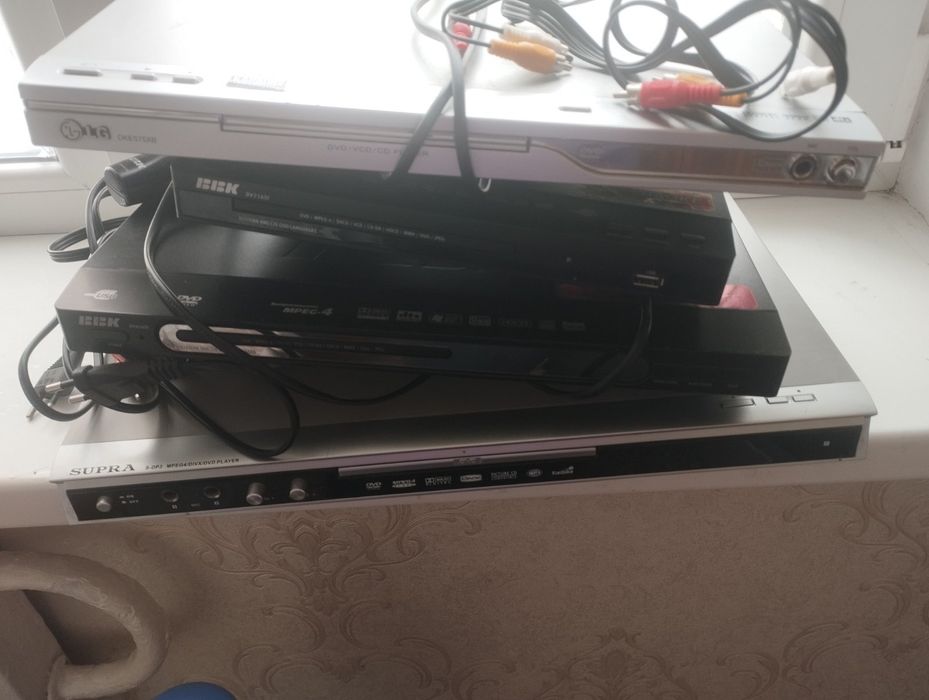 Продам DVD 4 шт.