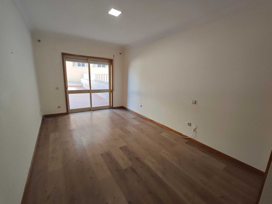 Excelente T1 com garagem e terraço, em Canidelo, Vila Nova de Gaia