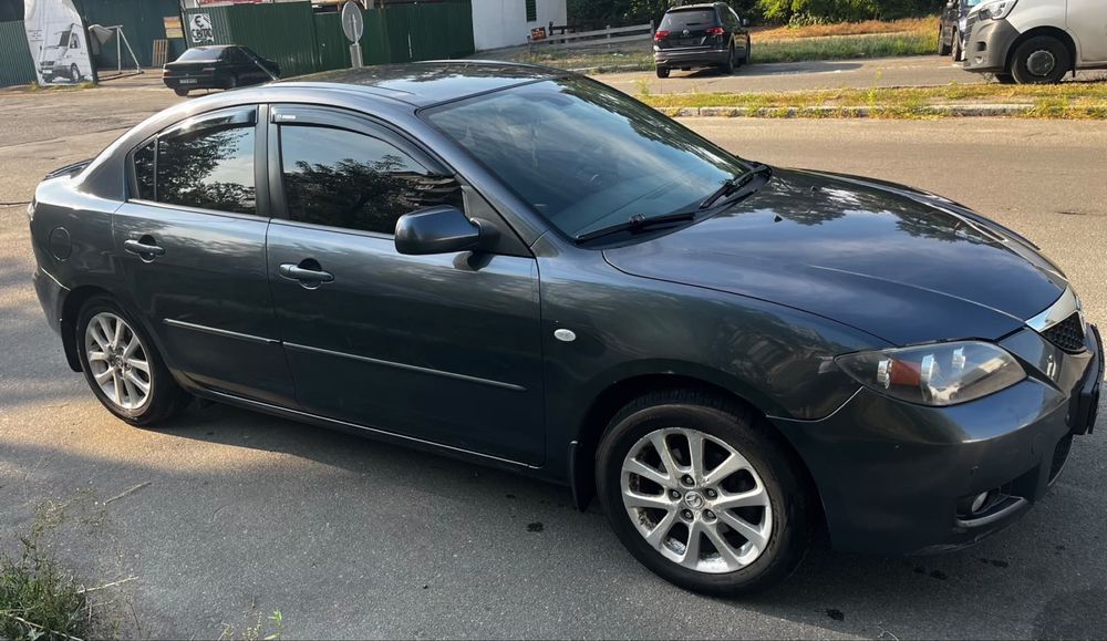 Продам Mazda 3  рік 2008