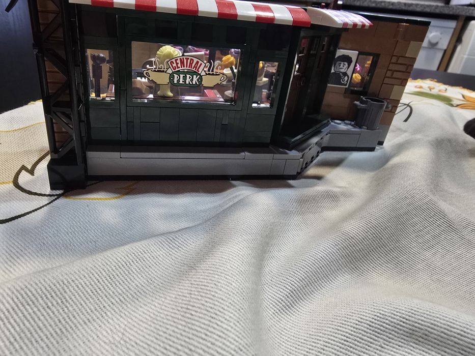 LEGO Ideas: Friends Central Perk - 21319