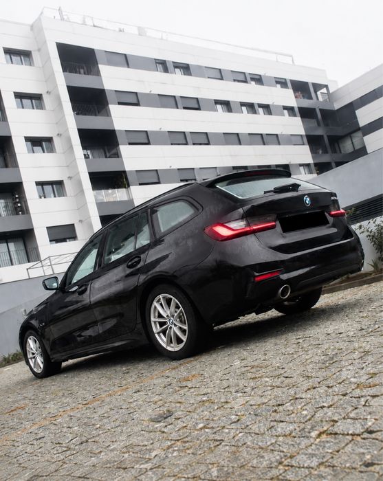 BMW 330e Touring Sport Line 2022 | 292cv | Plug-In | Automática