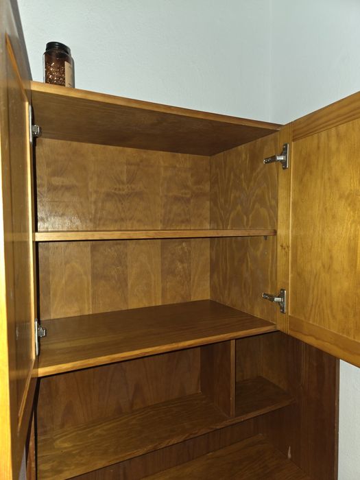 Armário, cómoda e secretária