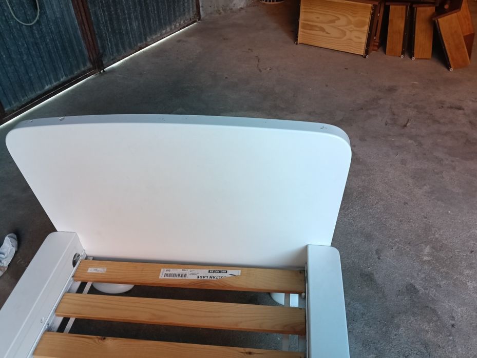 Cama de criança branca