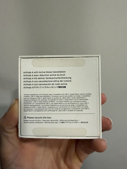 AirPods 4 com cancelamento de ruido ativo