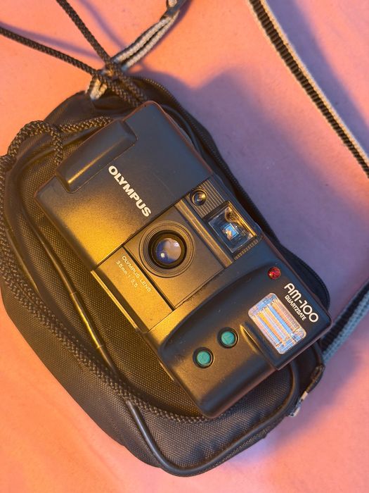 Câmera Analógica Olympus AM100 QuartzDate