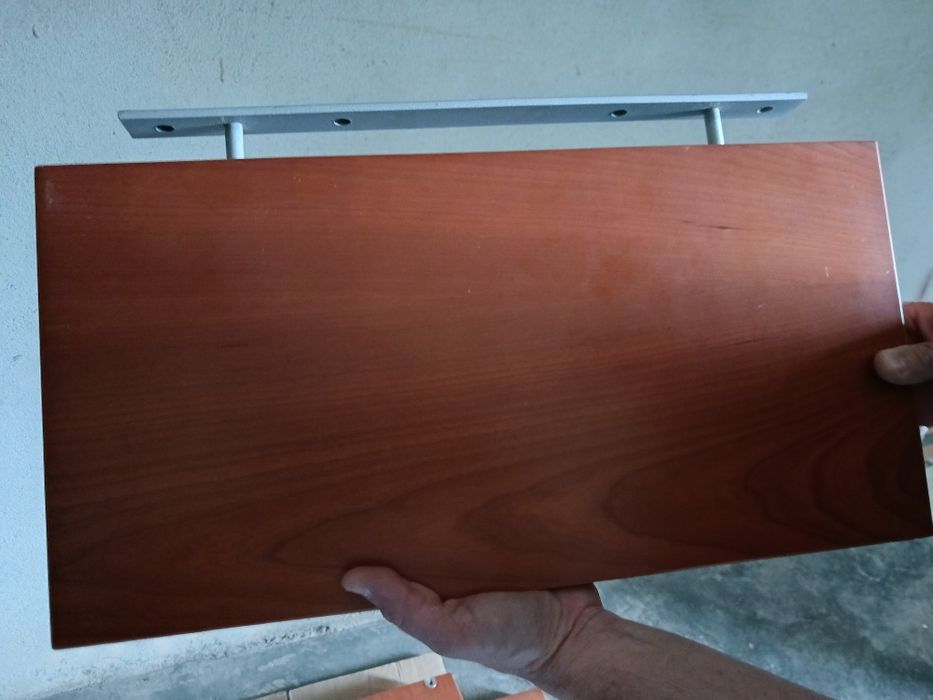 Prateleira em cerejeira