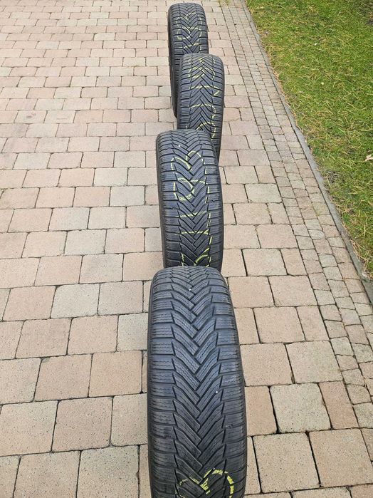 Komplet używanych opon zimowych Michelin Alpin 6 205/55 R19, bieżnik 5-6 mm